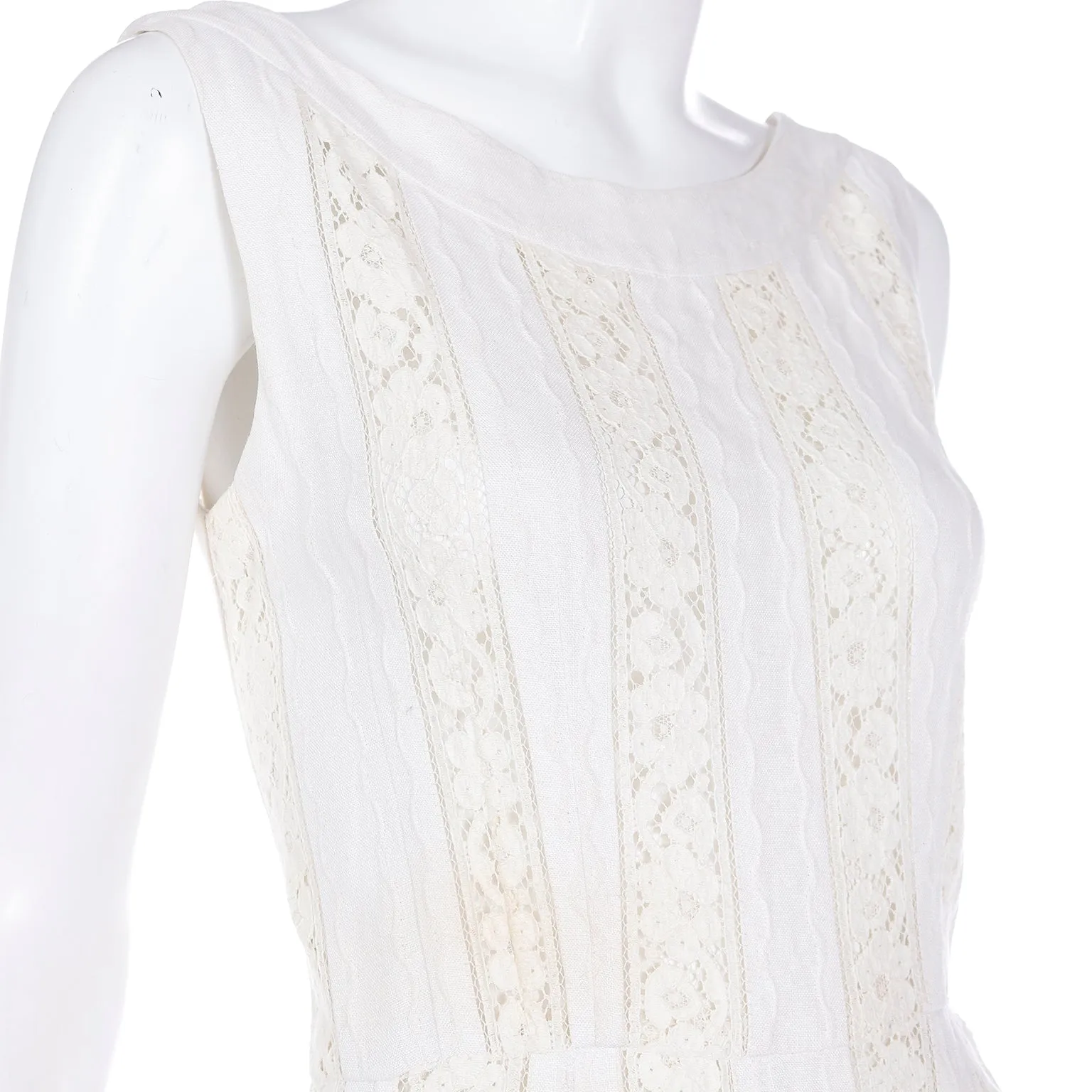 1970s Vintage Carlye Ivory & Cream Linen Lace Sleeveless Dress