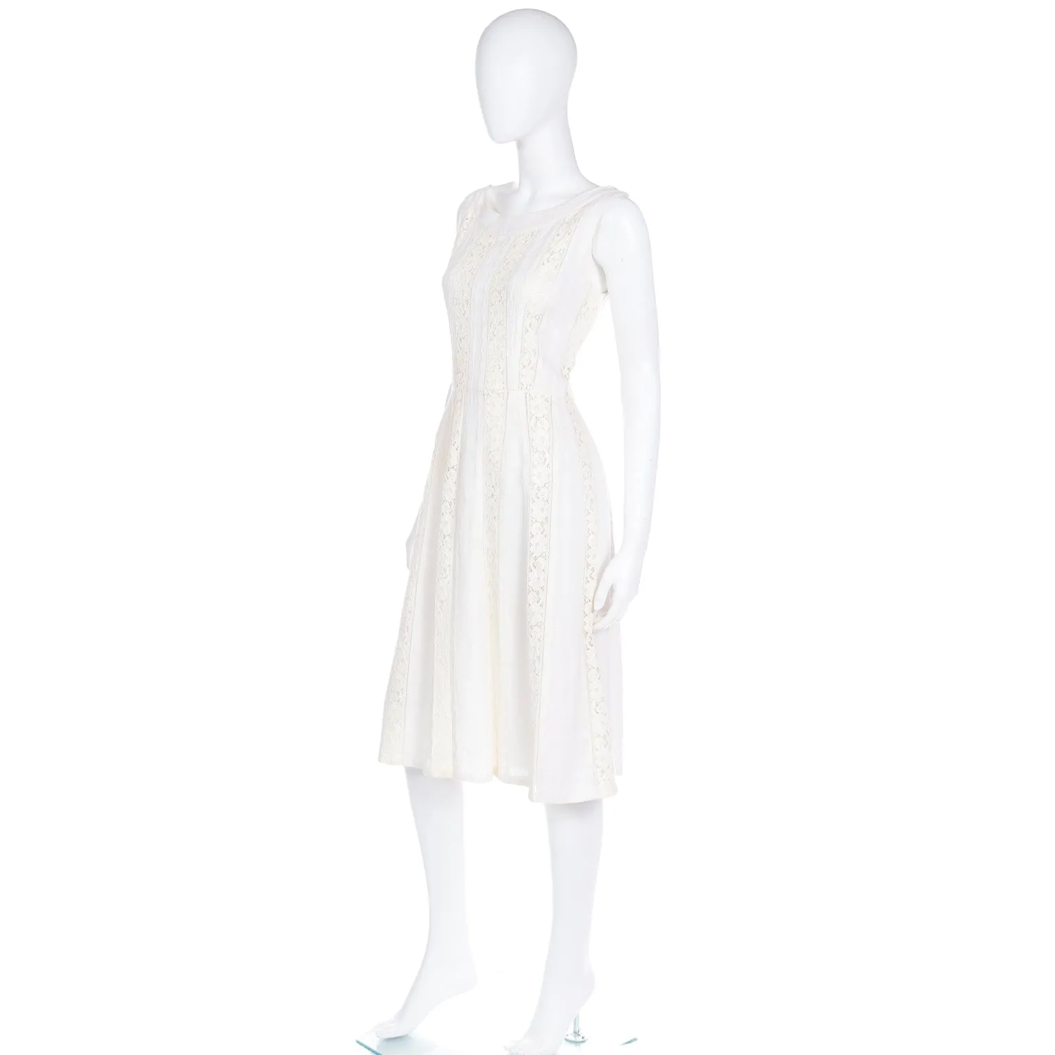1970s Vintage Carlye Ivory & Cream Linen Lace Sleeveless Dress