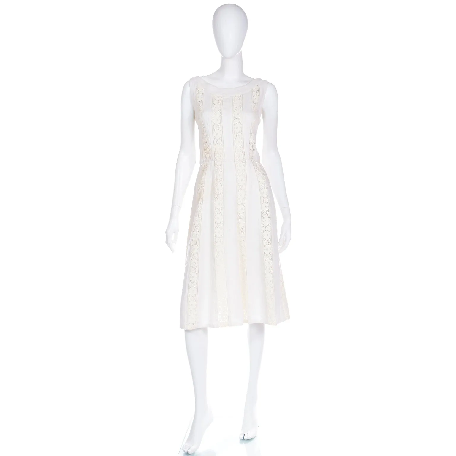 1970s Vintage Carlye Ivory & Cream Linen Lace Sleeveless Dress