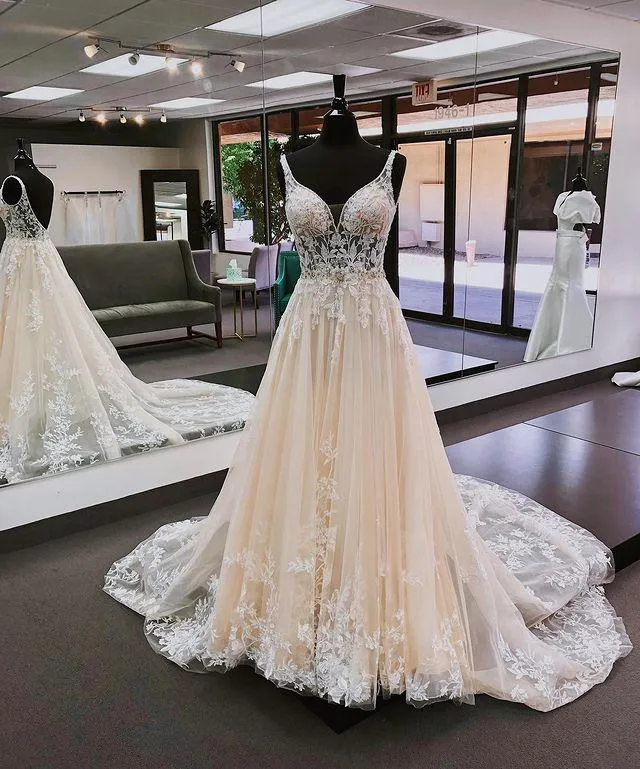 A Line Champagne Tulle Lace Wedding Dress Backless Birdal Dress