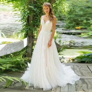 Eightale Boho Wedding Dress V-Neck Appliques A-Line Lace Bridal Wedding Gown Dress