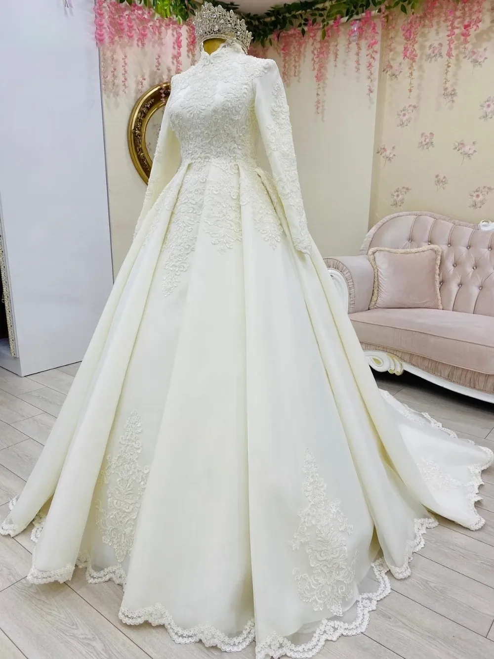 Luxury Lace Appliques Muslim Wedding Dresses 2024 For Women Long Sleeves High Neck Arabic Dubai Bridal Dress Vestidos De Novia