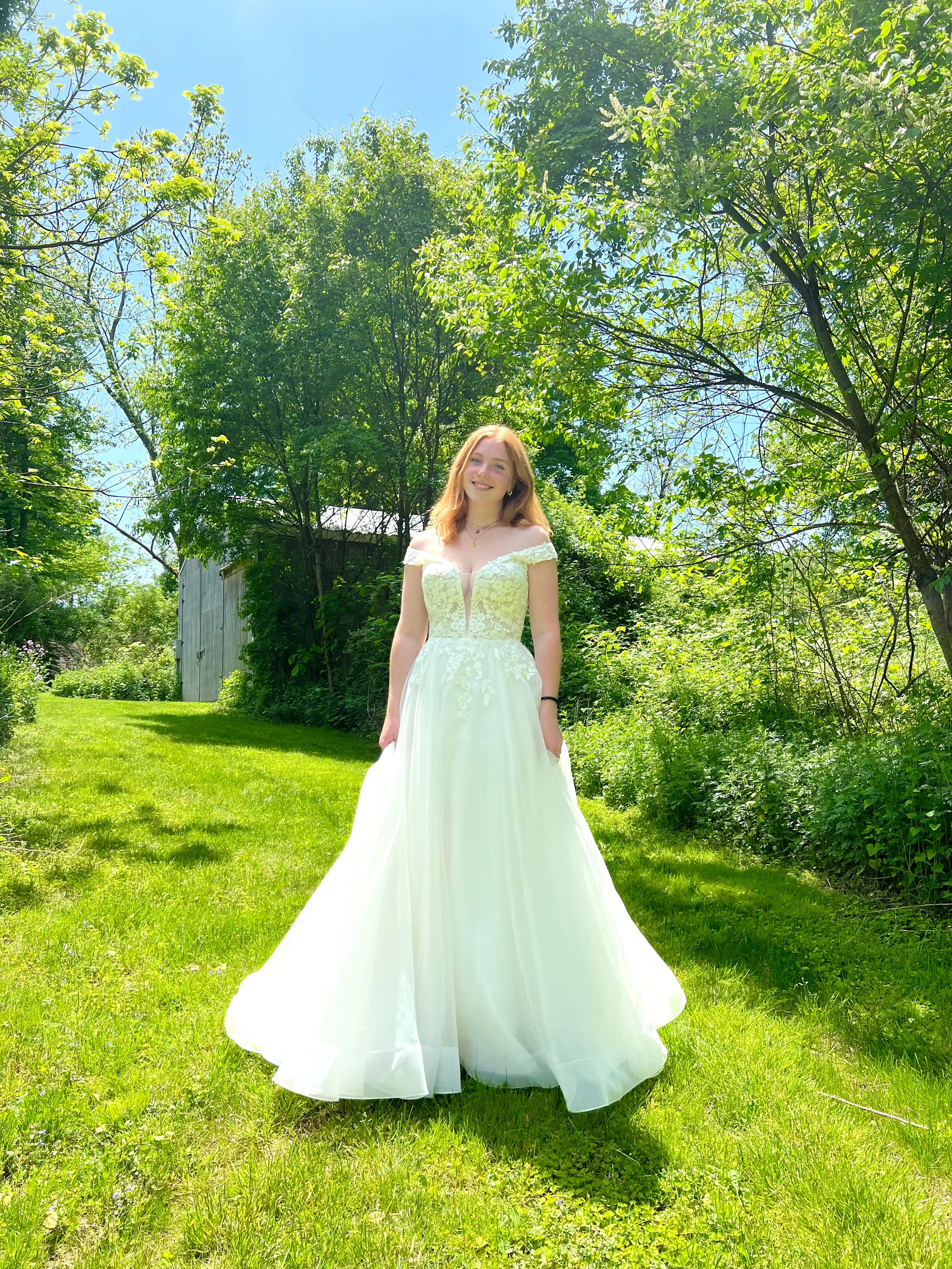 Paloma Blanca 4981 Wedding Dress Sample