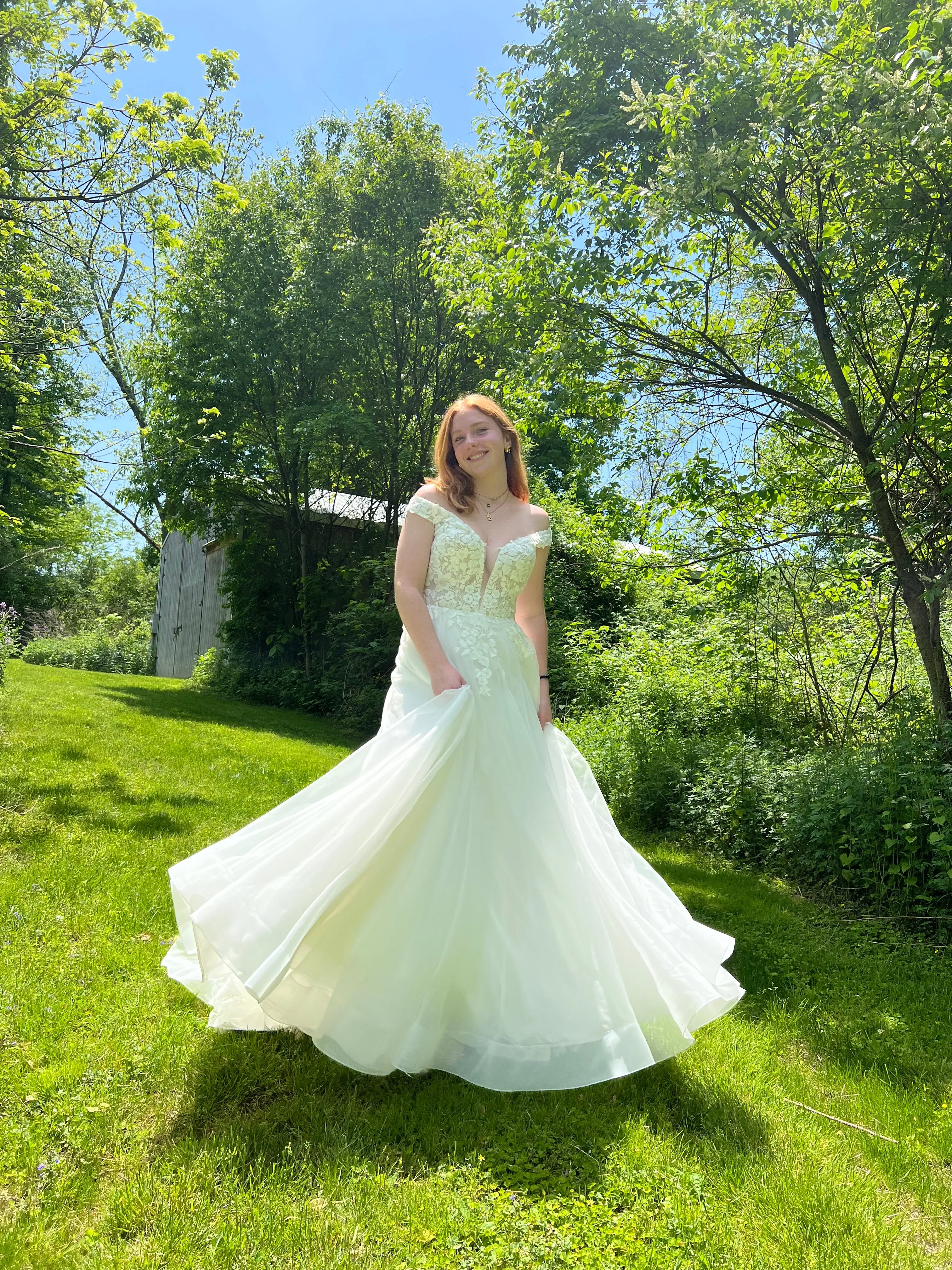 Paloma Blanca 4981 Wedding Dress Sample